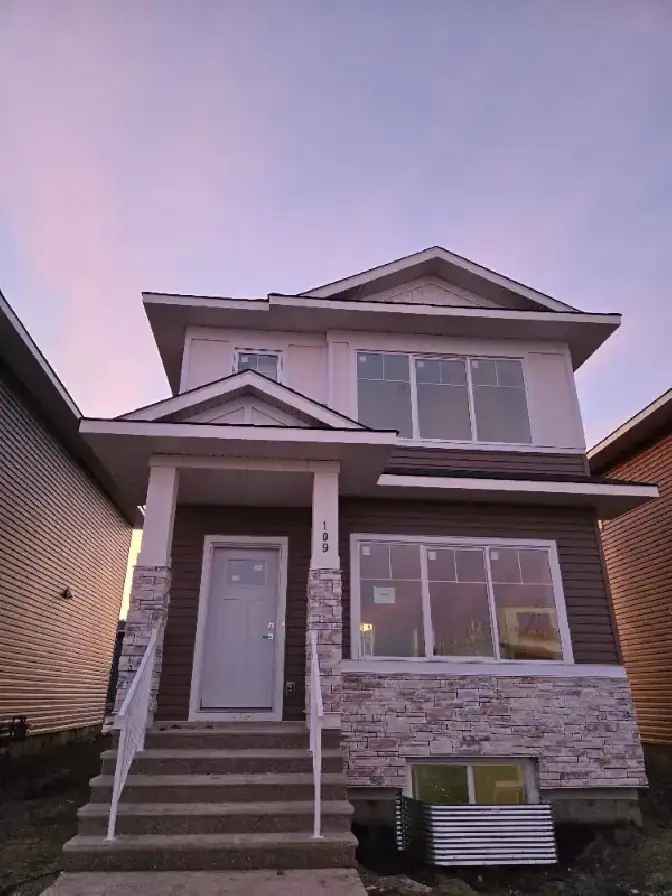 Rent Spacious 3 Bedroom House in Chestermere with Bonus Room