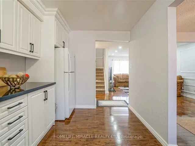 Spacious Townhome Move In Ready Desirable Neighborhood