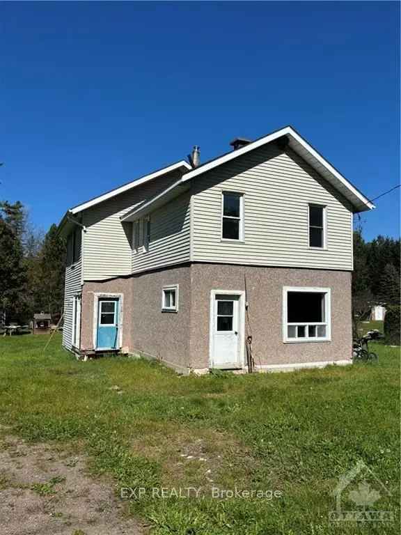 House For Sale in Laurentian Valley, Ontario