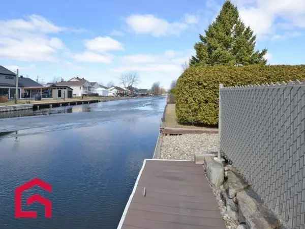 Bungalow for Sale Near St Lawrence River