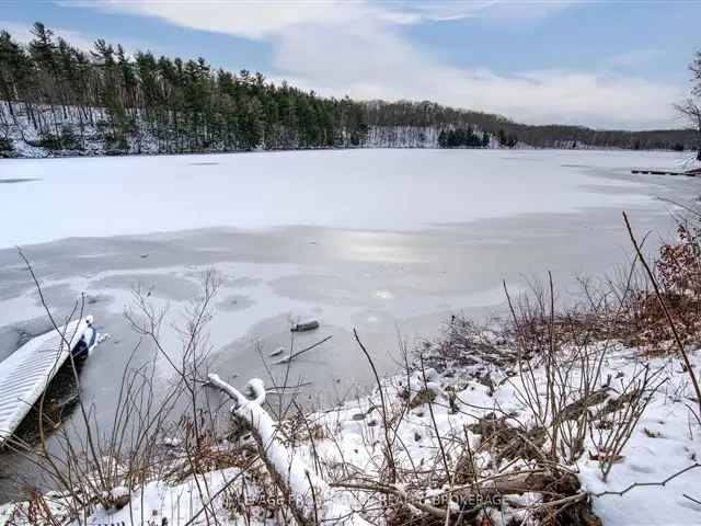 Rustic Cottage on Kingsford Lake South Frontenac