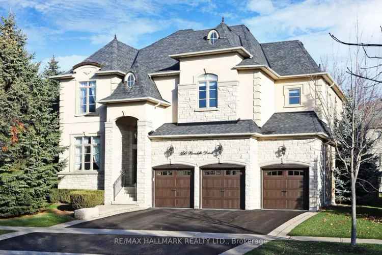 House For Sale in Richmond Hill, Ontario