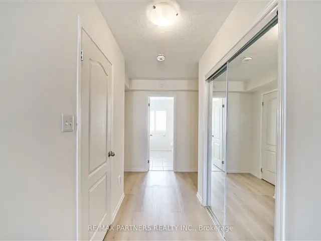 Bright 3-Bedroom Townhouse in Family Community