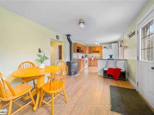 Affordable 2-Bedroom Home in Parry Sound Near Georgian Bay