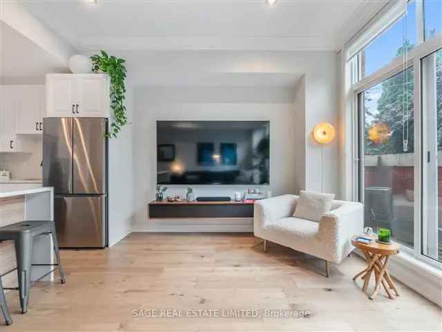 Luxury King West Townhouse 2000 sq ft 4 Floors Balcony Rooftop Patio