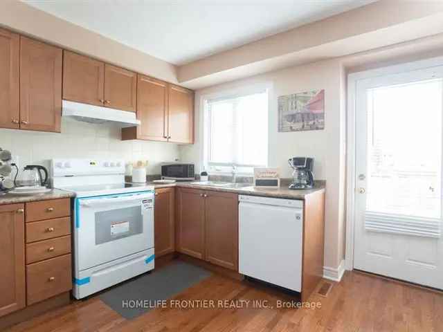 Bright Open Concept Main Floor Patterson - Close to Amenities