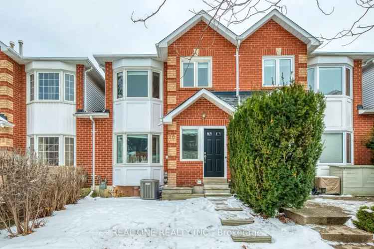 Modern 3-Bed Townhouse in Oakville's River Oaks