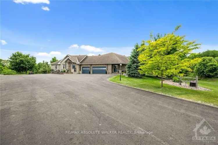 House For Sale in McNab/Braeside, Ontario