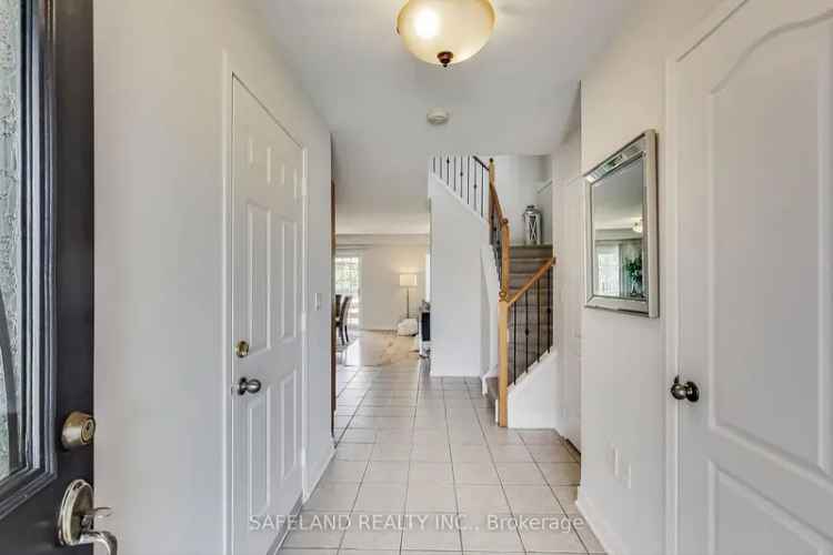 Innisfil End-Unit Townhouse: Lake Simcoe Living