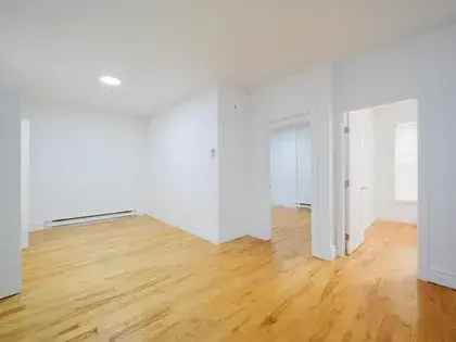 1 room apartment of 73 m² in Montreal