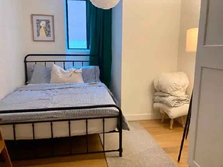 Room for Rent in Lower Mount Royal with Underground Parking and Pet Friendly