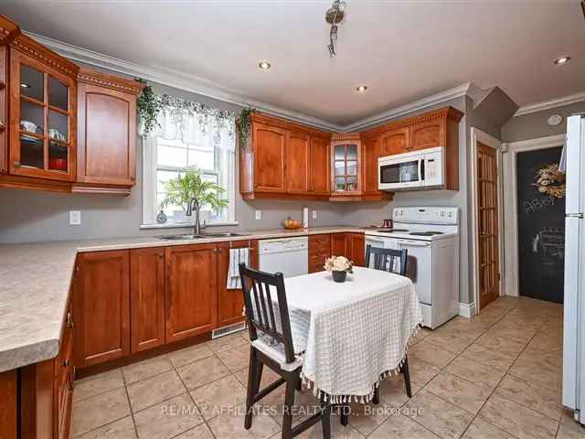 Duplex For Sale Smiths Falls: 1 2 Bedroom Units, Large Backyard