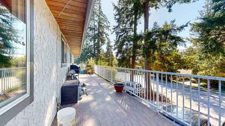 4 Bedroom Home with Suite Near West Sechelt Elementary