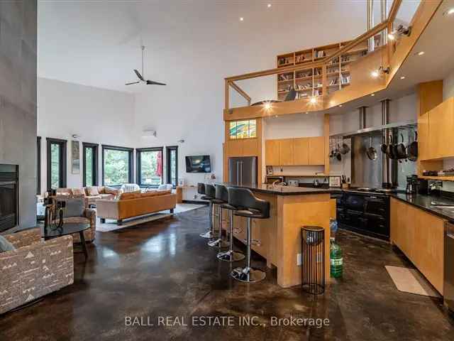 Architecturally Designed 4-Bedroom Lakefront Retreat