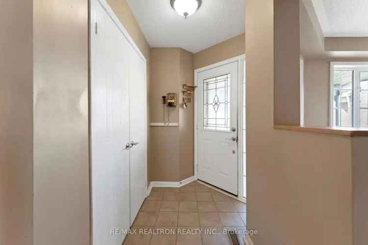 Bright 3-Bed 3-Bath Home in Barrie South End