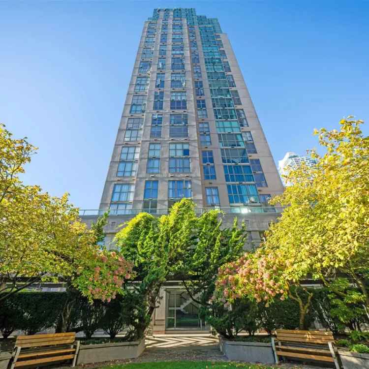 Spacious 1 Bedroom Plus Den Corner Unit Yaletown