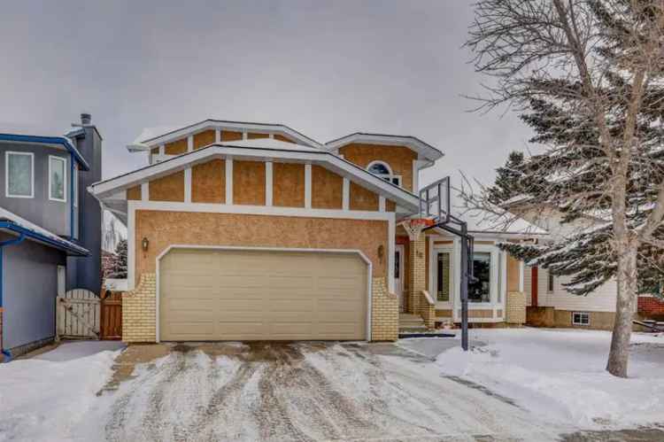 Edgemont Home near Nose Hill Park - 4 Beds, 2.5 Baths