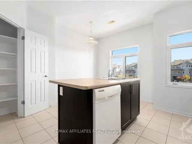 1299 Sq Ft Condo 2 Beds 2 Baths Balcony Maple Model