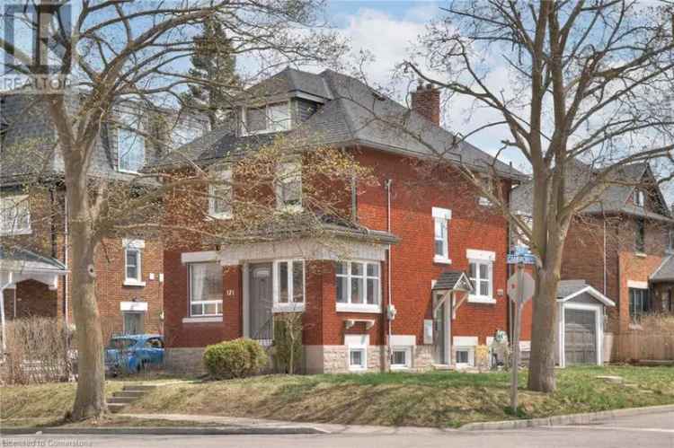 4 Bedroom 3.5 Bath Home in Downtown Kitchener