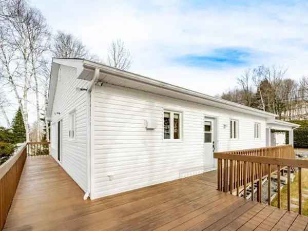 Bungalow for Sale Waterfront Garden Level 2 Beds Estrie