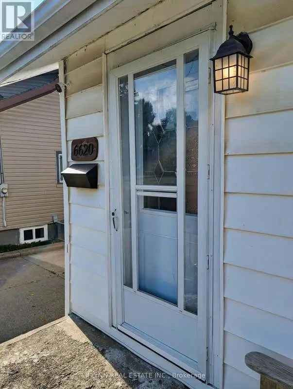 House For Sale in Niagara Falls, Ontario