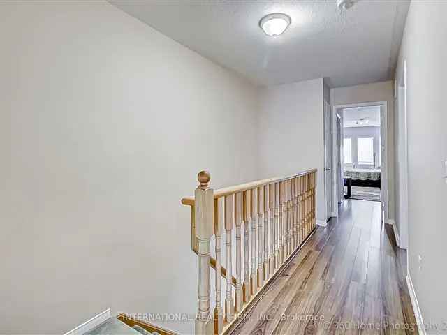 Spacious Freehold Semi-Detached House in Mississauga