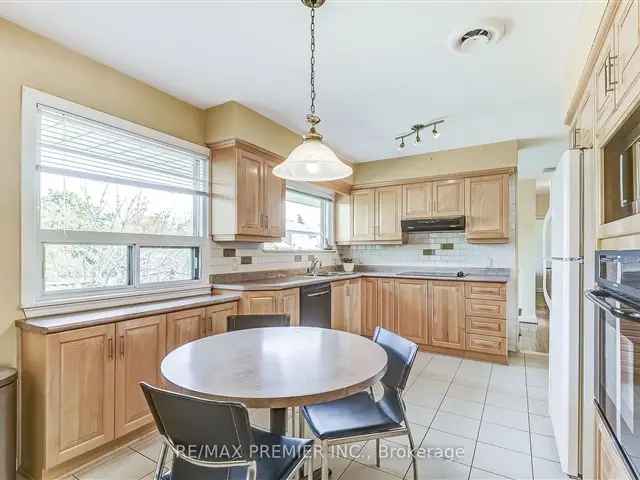 House For Sale in Vaughan, Ontario