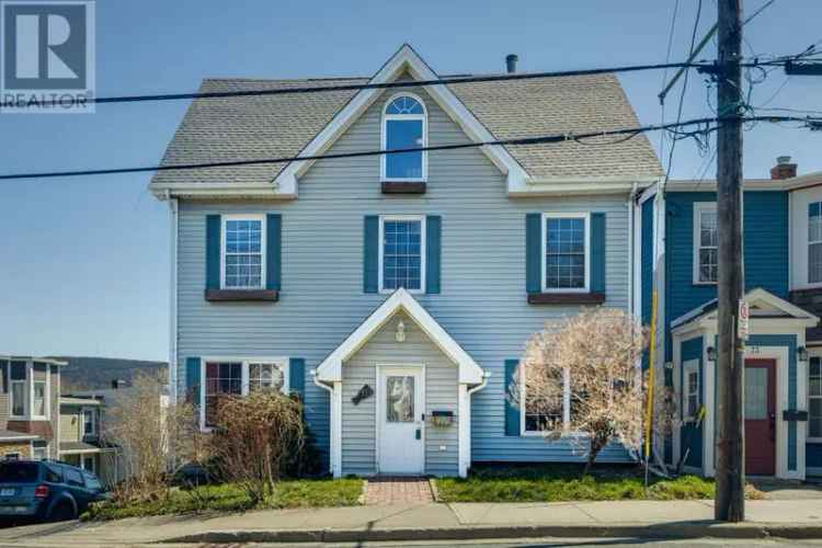 Downtown Gem 4 Bed 2 Deck Panoramic Views Attached Garage