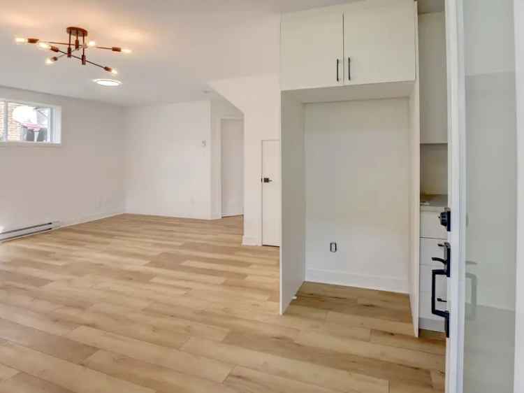 1 Bedroom Bachelor for Rent in Bois des Filions