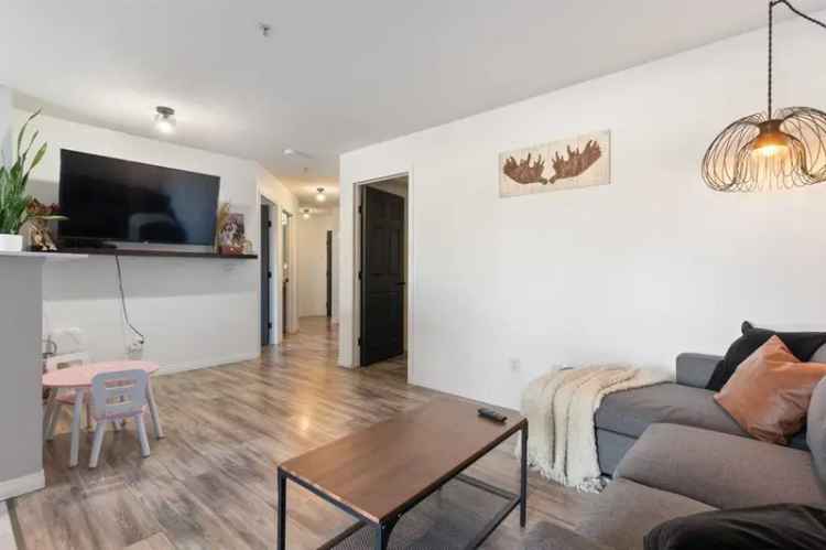 Downtown Calgary Condo - 2 Beds, 1 Bath - Short Term Rentals Allowed