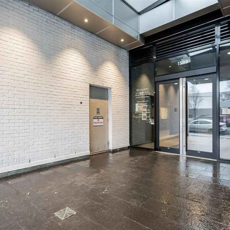 1 Bed + Den Condo for Sale in the Boheme Building