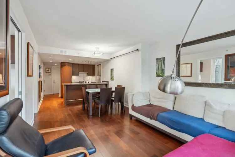 Cressey Donovan 2 Bed + Den Corner Unit Private Patio Yaletown