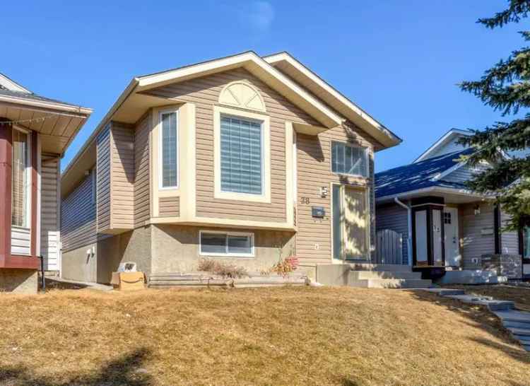 House For Sale in Calgary, Alberta