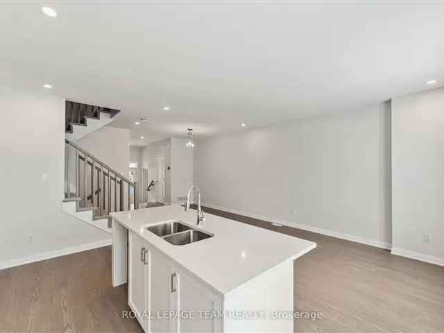 Townhouse For Sale in Ottawa, Ontario