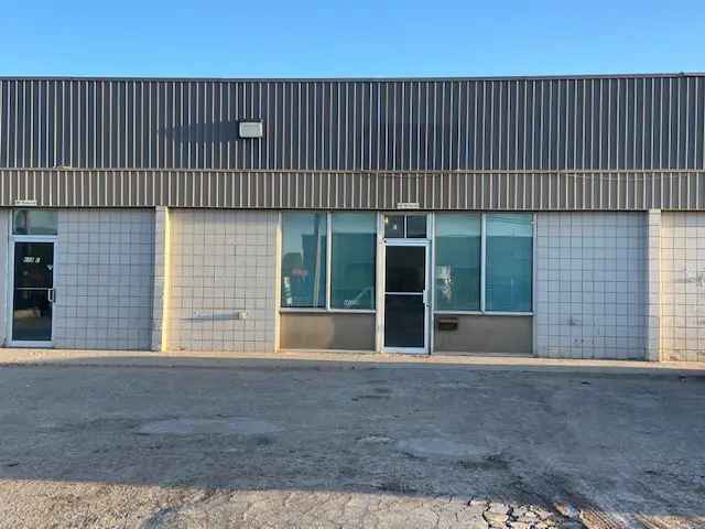 2625 sq ft Office Warehouse Shop Space with Dock Door and Parking
