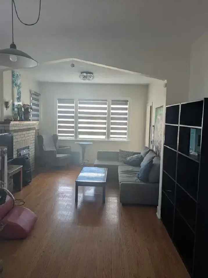 Room for Rent Whyte Ave 99st Furnished House May 15