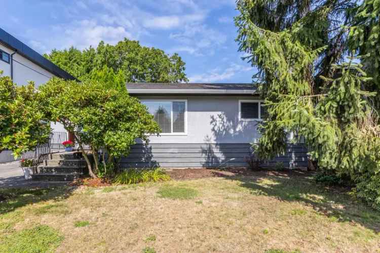 White Rock House for Sale Near Peace Arch Hospital