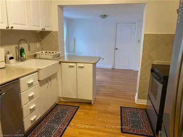 Mineola West Bungalow Kenollie School District 3 Bedroom Updated Kitchen