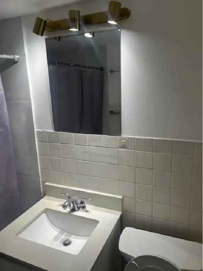 3 Bed 1 Bath Apartment Near Yorkdale Mall