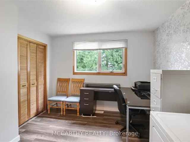 House For Sale in Petrolia, Ontario