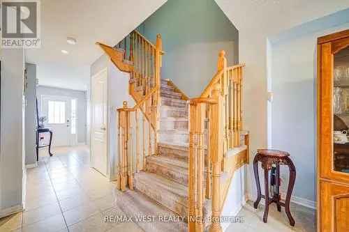 3-Bedroom Freehold Townhouse in Barrie