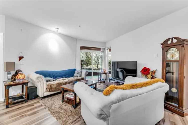 Luxury 2-Bed 2-Bath Condo in Sunnyside Park Surrey Near White Rock Pier