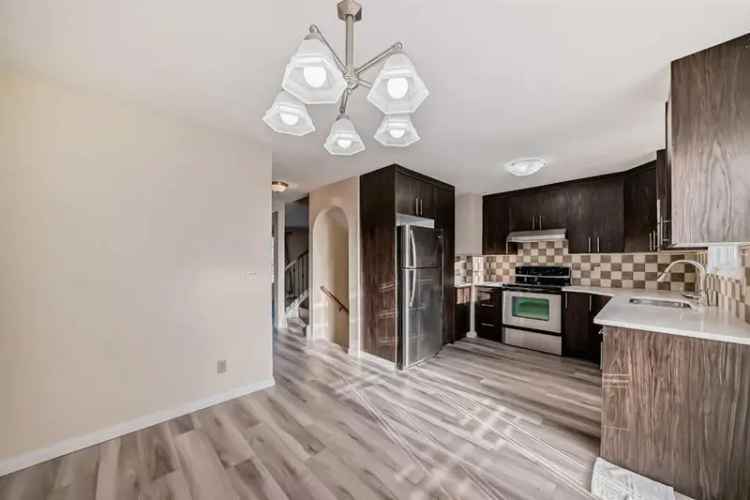 House For Sale in Calgary, Alberta