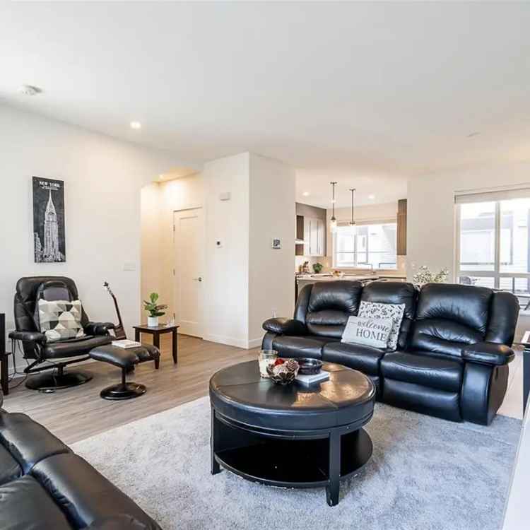 4-Bedroom Townhouse in Clayton Heights