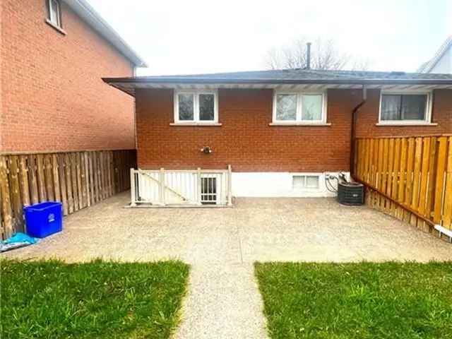 4 Bedroom Semi-Detached Bungalow Near Bayfront Park