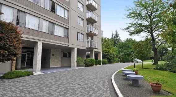 2 Bedroom 99m² Apartment in Vancouver Oakridge Near Skytrain