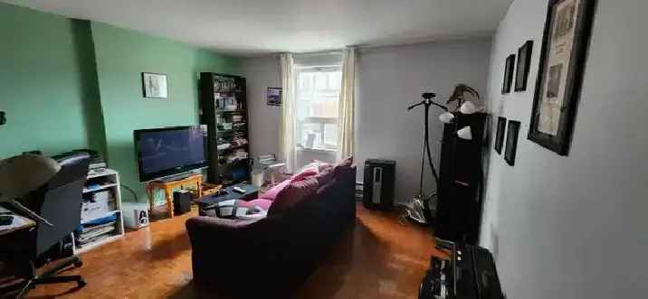 Queen w Roncesvalles,FEB 1,$1775 heat inc,1br,deck,over shop