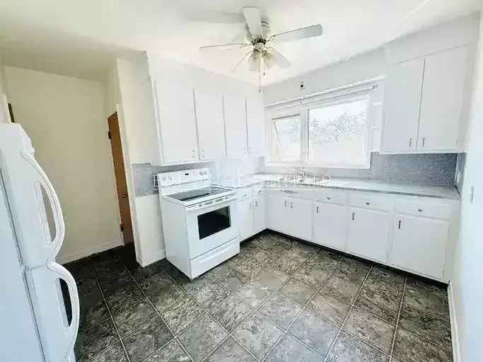 305 Greene Avenue Apartment in Winnipeg