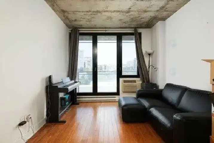 Furnished Condo near ETS - Pool, Gym, Rooftop Terrace