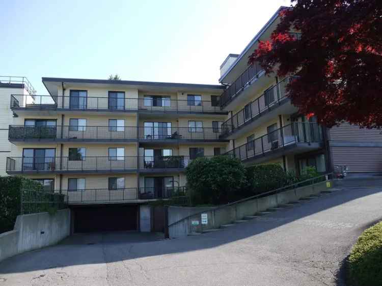 Luxury Penthouse Suite 3 BR 5 PC Ensuite Huge Deck
